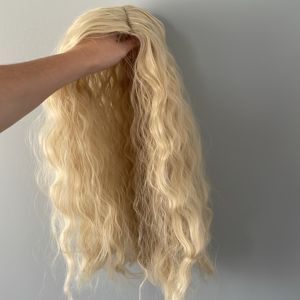 Blonde curly wig topper - Picture 3 of 4
